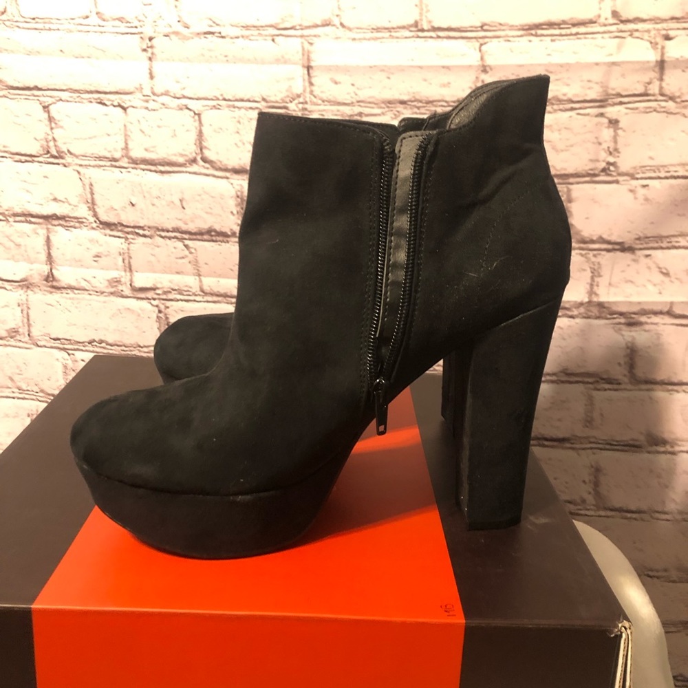 Guess Booties - Picture 3 of 3